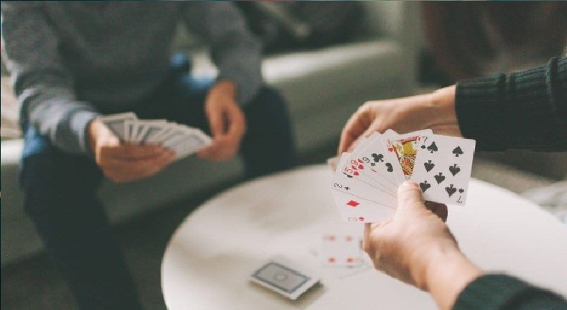 Chơi cờ bạc không nên rủ người thân